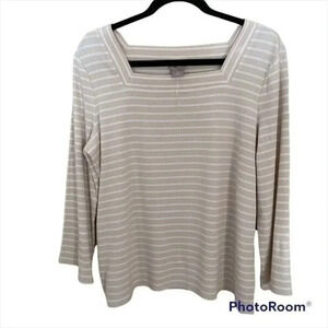 Chico’s women top